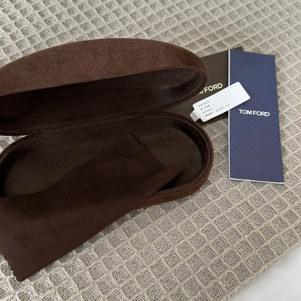 TOM FORD Sunglasses with case, logo cleaning cloth, paper & more! Authentic - Picture 4 of 7